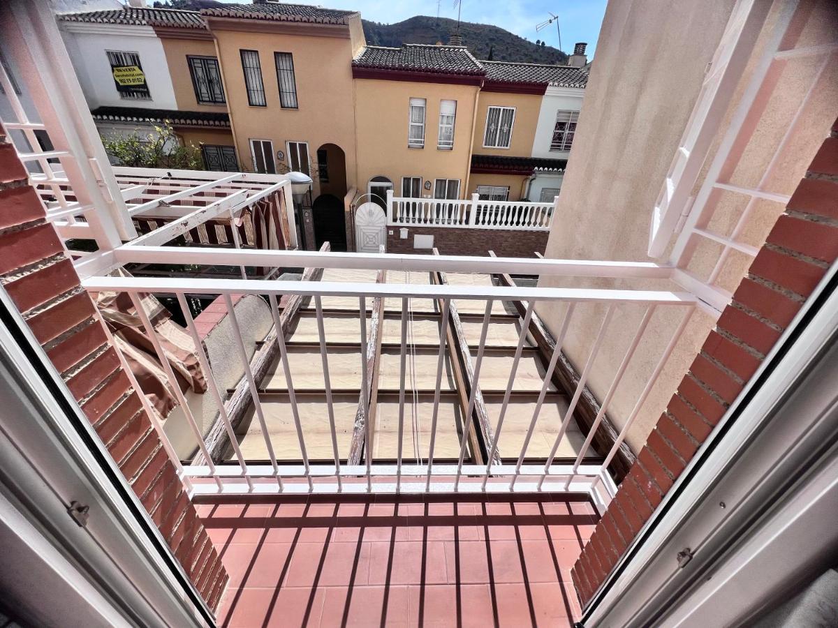 Casa Ideal Familias Y Grupos Con Balcones Exterior Soleada Patios Cerca Alhambra, Sierra Nevada, Rio Genil, Lancha Del Genil, Parque Llano Y Reloj Del Sol Con Barbacoas, Campo De Futbol, Circuito Gimnasia Apartment Granada Exterior photo