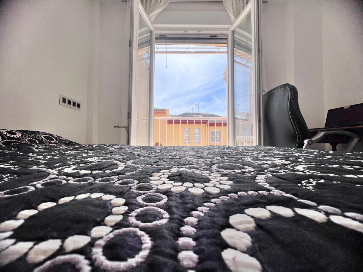 Casa Ideal Familias Y Grupos Con Balcones Exterior Soleada Patios Cerca Alhambra, Sierra Nevada, Rio Genil, Lancha Del Genil, Parque Llano Y Reloj Del Sol Con Barbacoas, Campo De Futbol, Circuito Gimnasia Apartment Granada Exterior photo