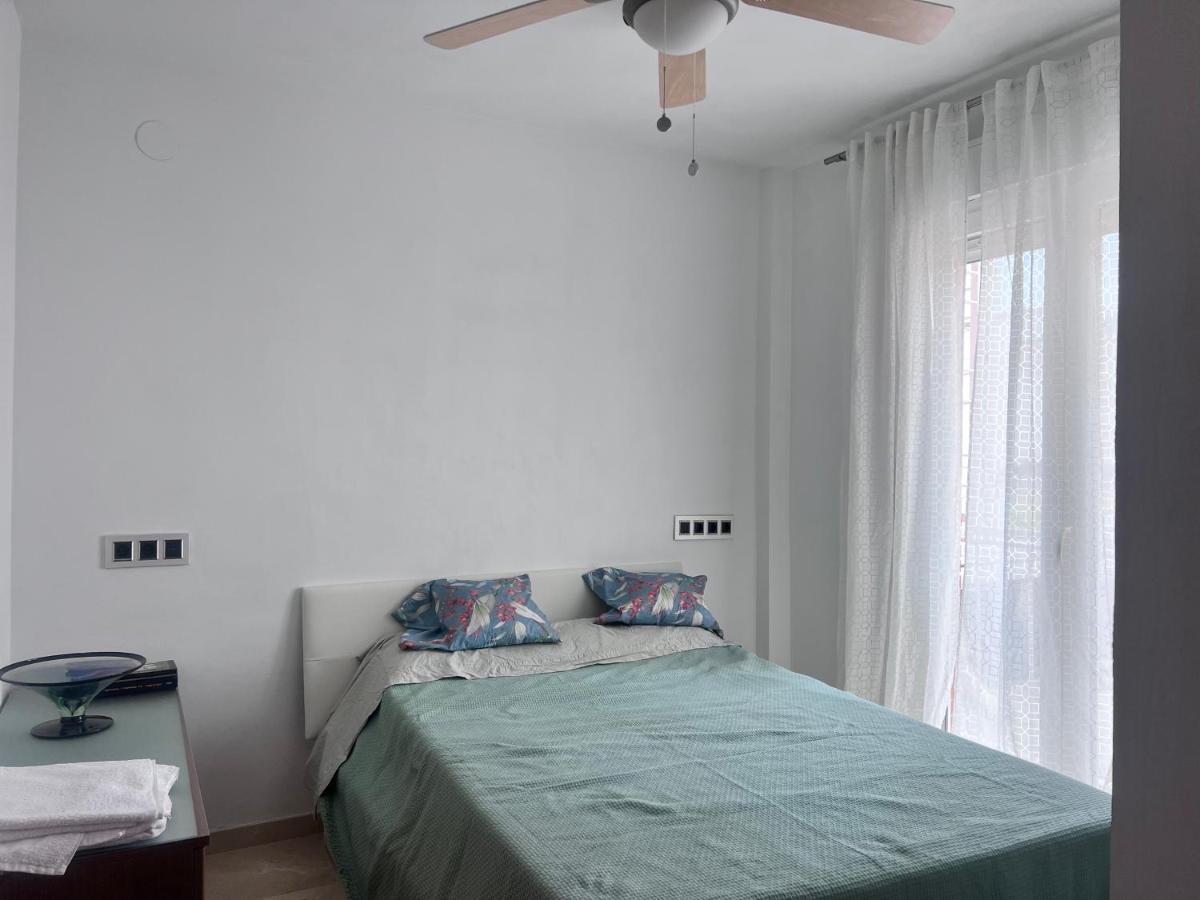 Casa Ideal Familias Y Grupos Con Balcones Exterior Soleada Patios Cerca Alhambra, Sierra Nevada, Rio Genil, Lancha Del Genil, Parque Llano Y Reloj Del Sol Con Barbacoas, Campo De Futbol, Circuito Gimnasia Apartment Granada Exterior photo
