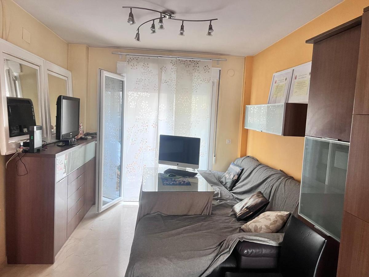 Casa Ideal Familias Y Grupos Con Balcones Exterior Soleada Patios Cerca Alhambra, Sierra Nevada, Rio Genil, Lancha Del Genil, Parque Llano Y Reloj Del Sol Con Barbacoas, Campo De Futbol, Circuito Gimnasia Apartment Granada Exterior photo