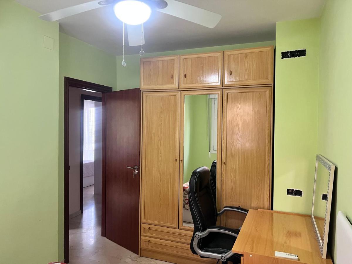 Casa Ideal Familias Y Grupos Con Balcones Exterior Soleada Patios Cerca Alhambra, Sierra Nevada, Rio Genil, Lancha Del Genil, Parque Llano Y Reloj Del Sol Con Barbacoas, Campo De Futbol, Circuito Gimnasia Apartment Granada Exterior photo